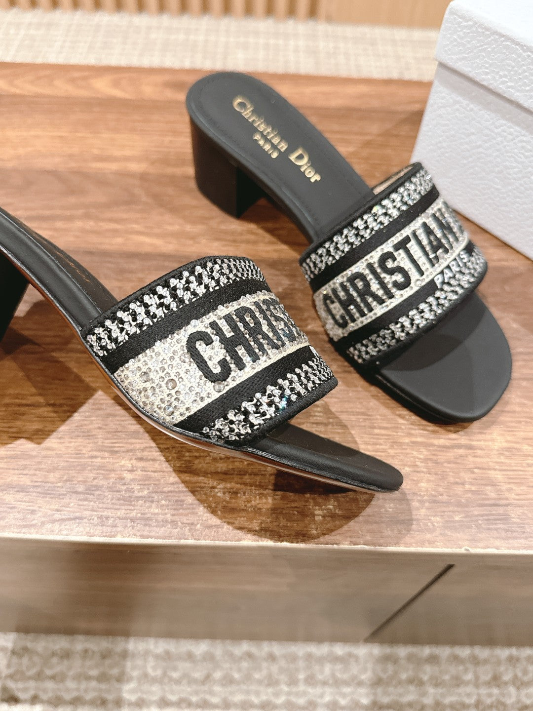 DIOR 26S D-CLUB EMBROIDERED HEELED SLIDES IN BLACK mysite