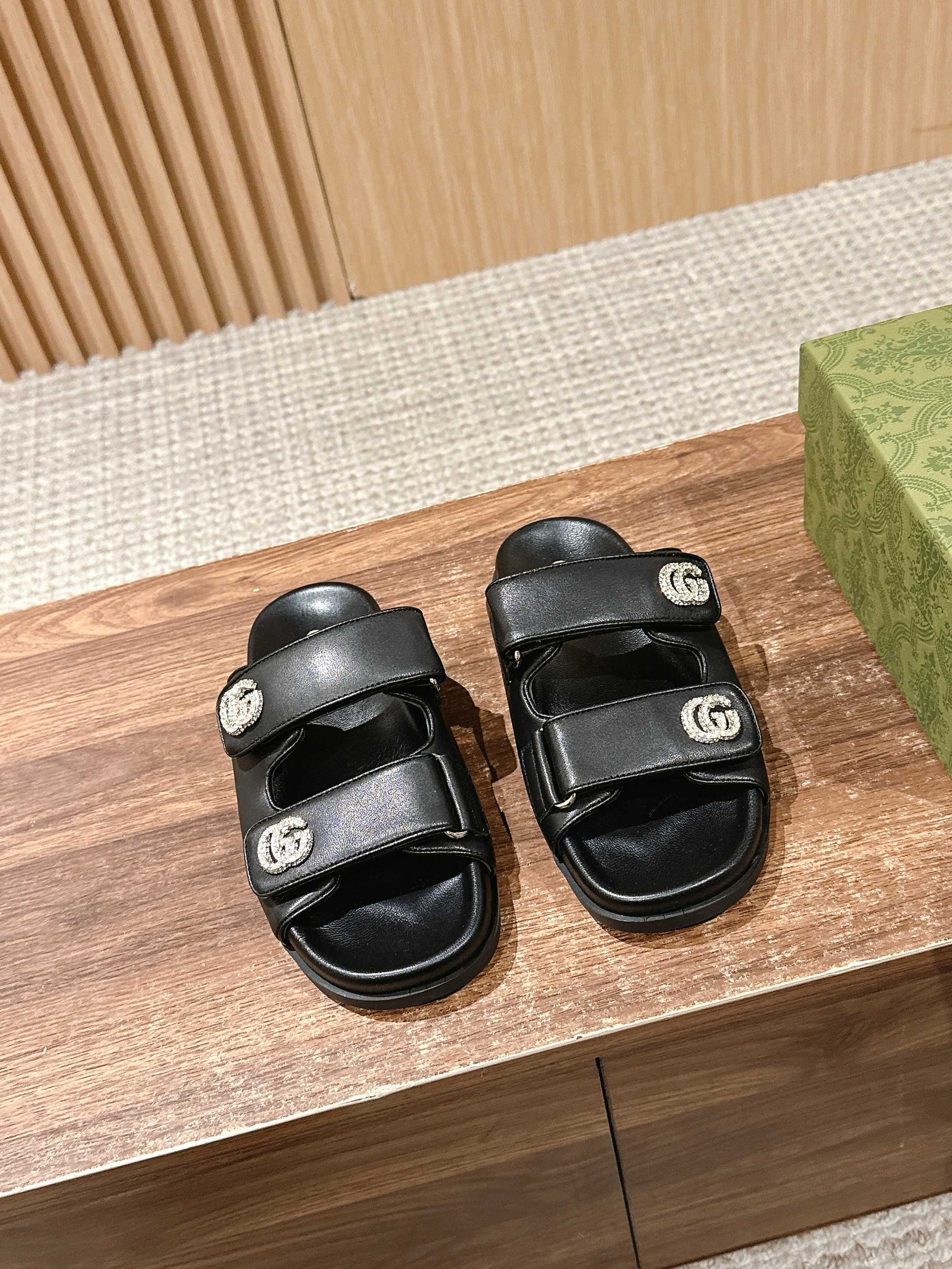26S DOUBLE-STRAP SANDALS IN BLACK CALFSKIN mysite
