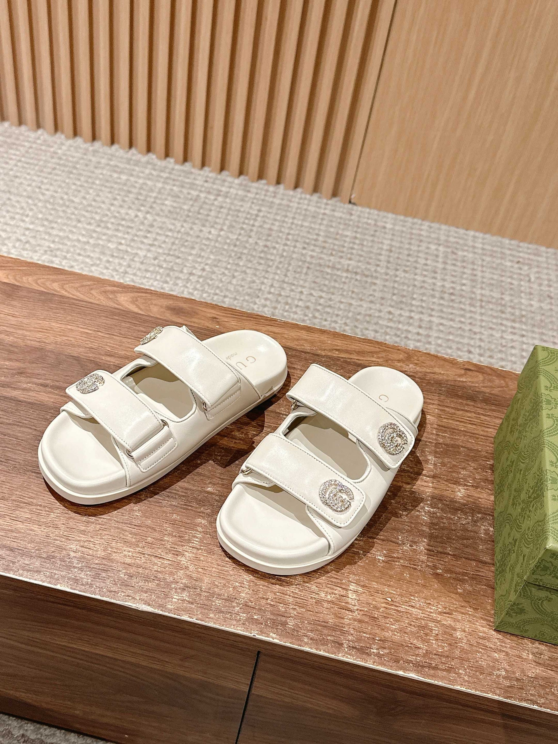 26S DOUBLE-STRAP SANDALS IN CREAM BEIGE CALFSKIN mysite