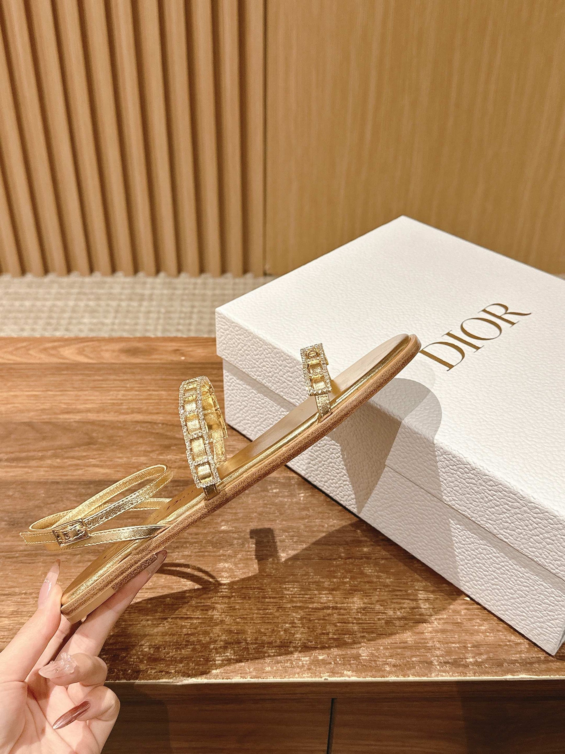 TWO-STRAP RHINESTONE SANDALS IN GOLD LAMBSKIN mysite