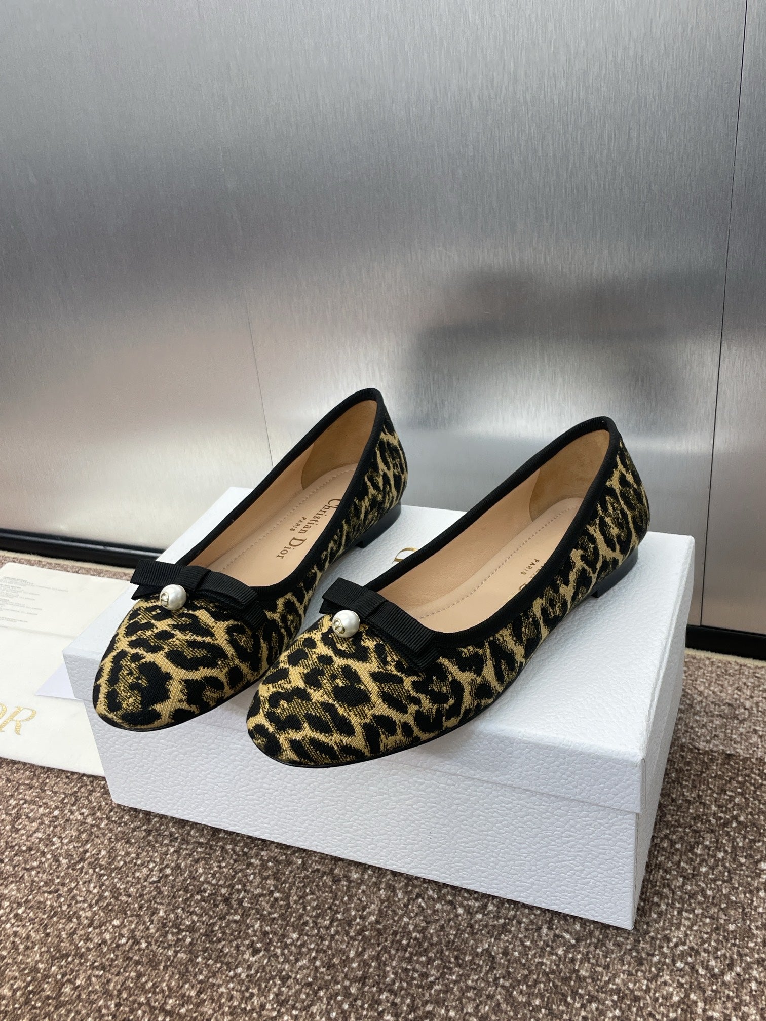 PEARL BALLET FLAT CAMEL PONY HAIR CALFSKIN WITH BROWN LEOPARD MOTIF mysite
