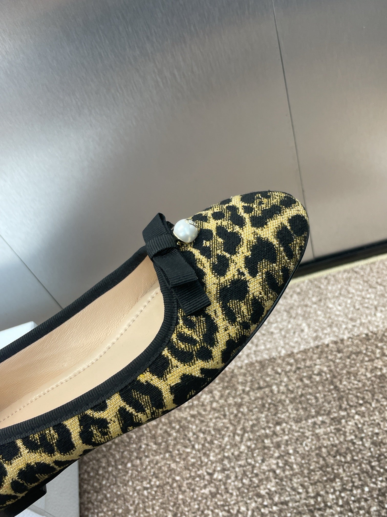 PEARL BALLET FLAT CAMEL PONY HAIR CALFSKIN WITH BROWN LEOPARD MOTIF mysite