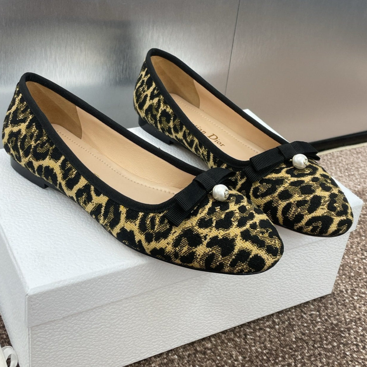 PEARL BALLET FLAT CAMEL PONY HAIR CALFSKIN WITH BROWN LEOPARD MOTIF mysite
