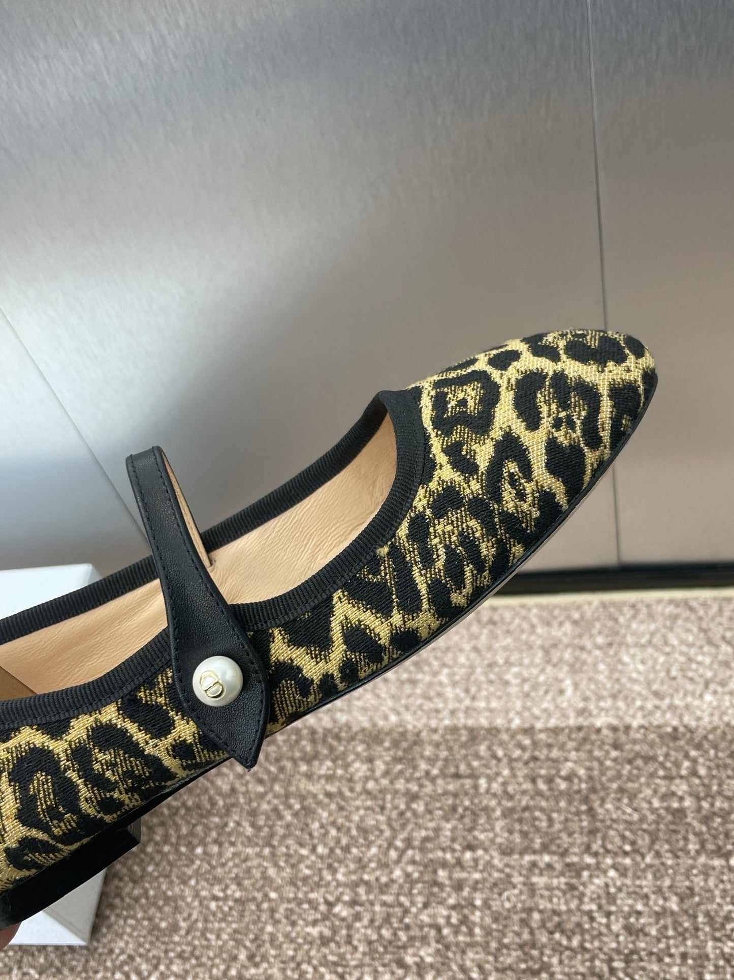 BALLET FLAT CAMEL PONY HAIR CALFSKIN WITH BROWN LEOPARD MOTIF mysite
