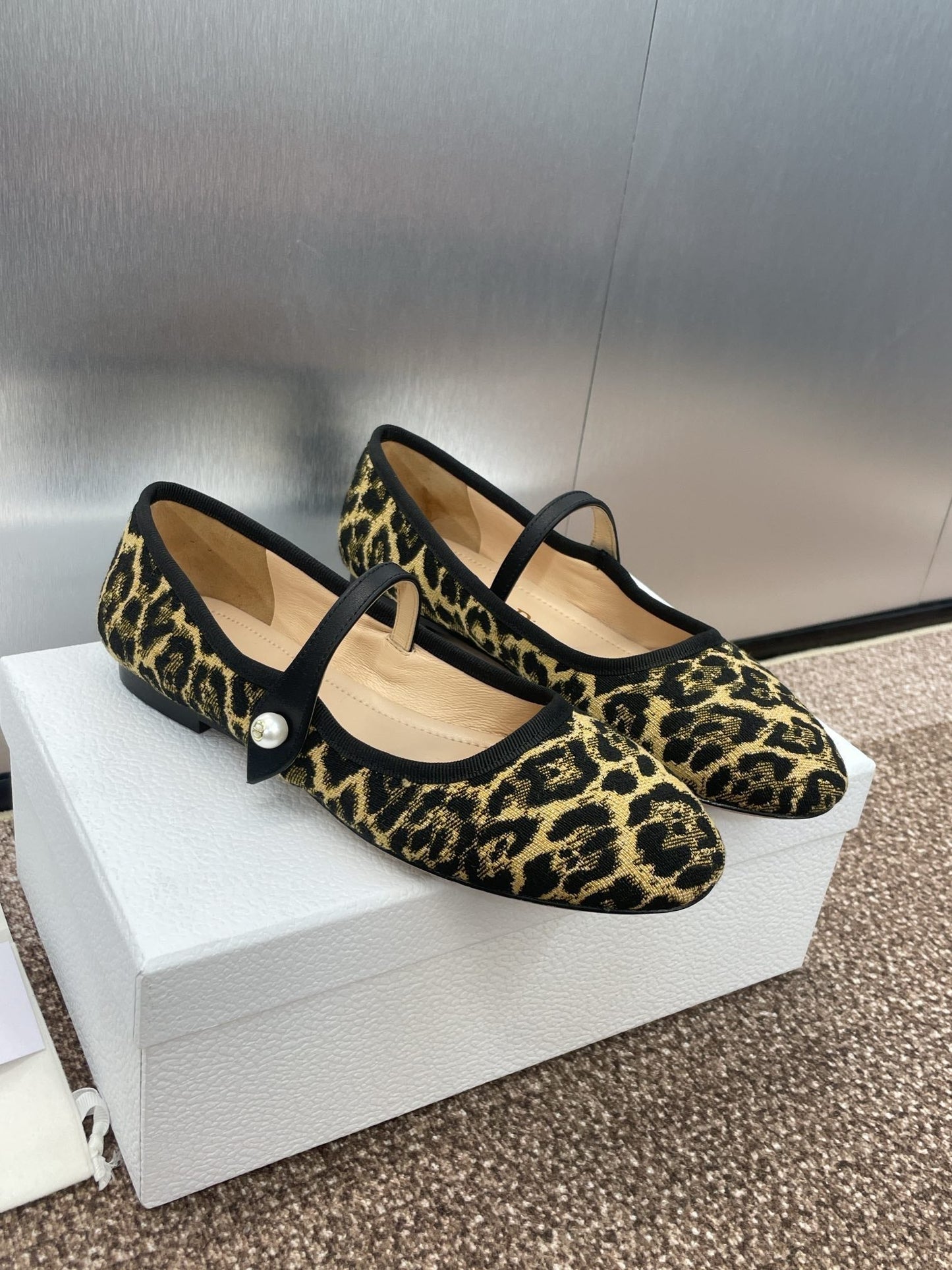 BALLET FLAT CAMEL PONY HAIR CALFSKIN WITH BROWN LEOPARD MOTIF mysite