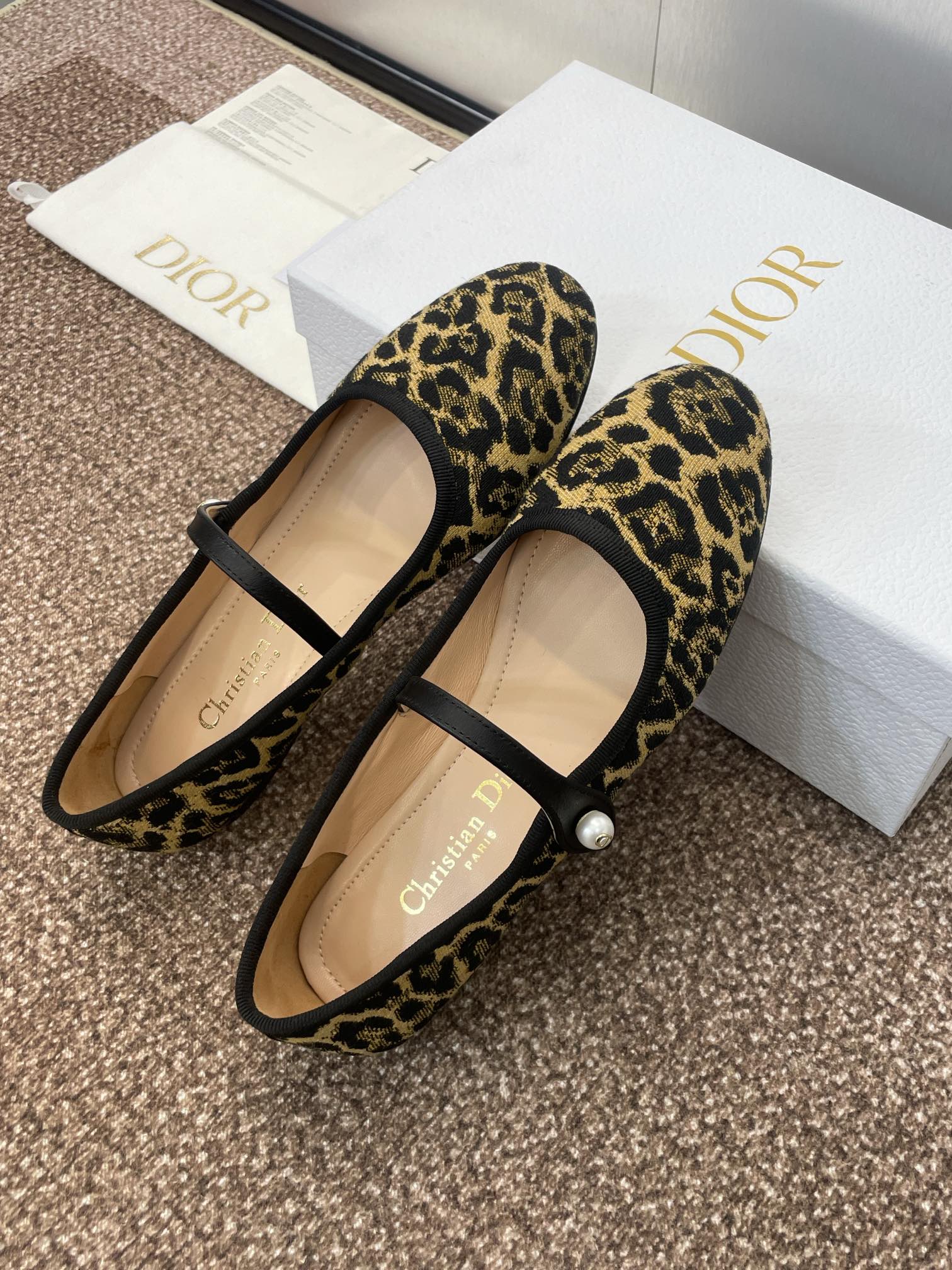 BALLET FLAT CAMEL PONY HAIR CALFSKIN WITH BROWN LEOPARD MOTIF mysite