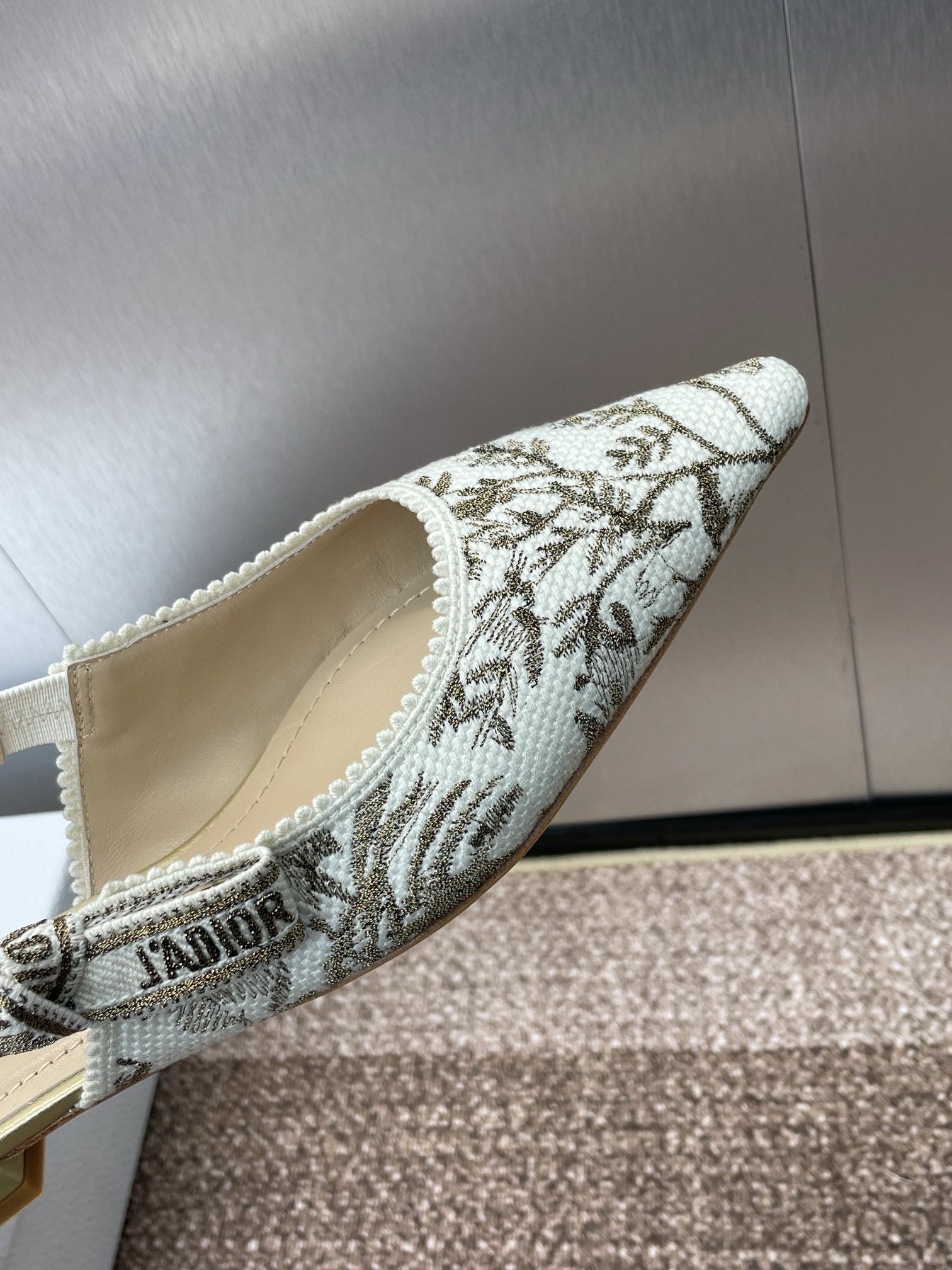 J'ADIOR SLINGBACK PUMP WHITE AND GOLD-TONE MILLEFIORI JACQUARD mysite