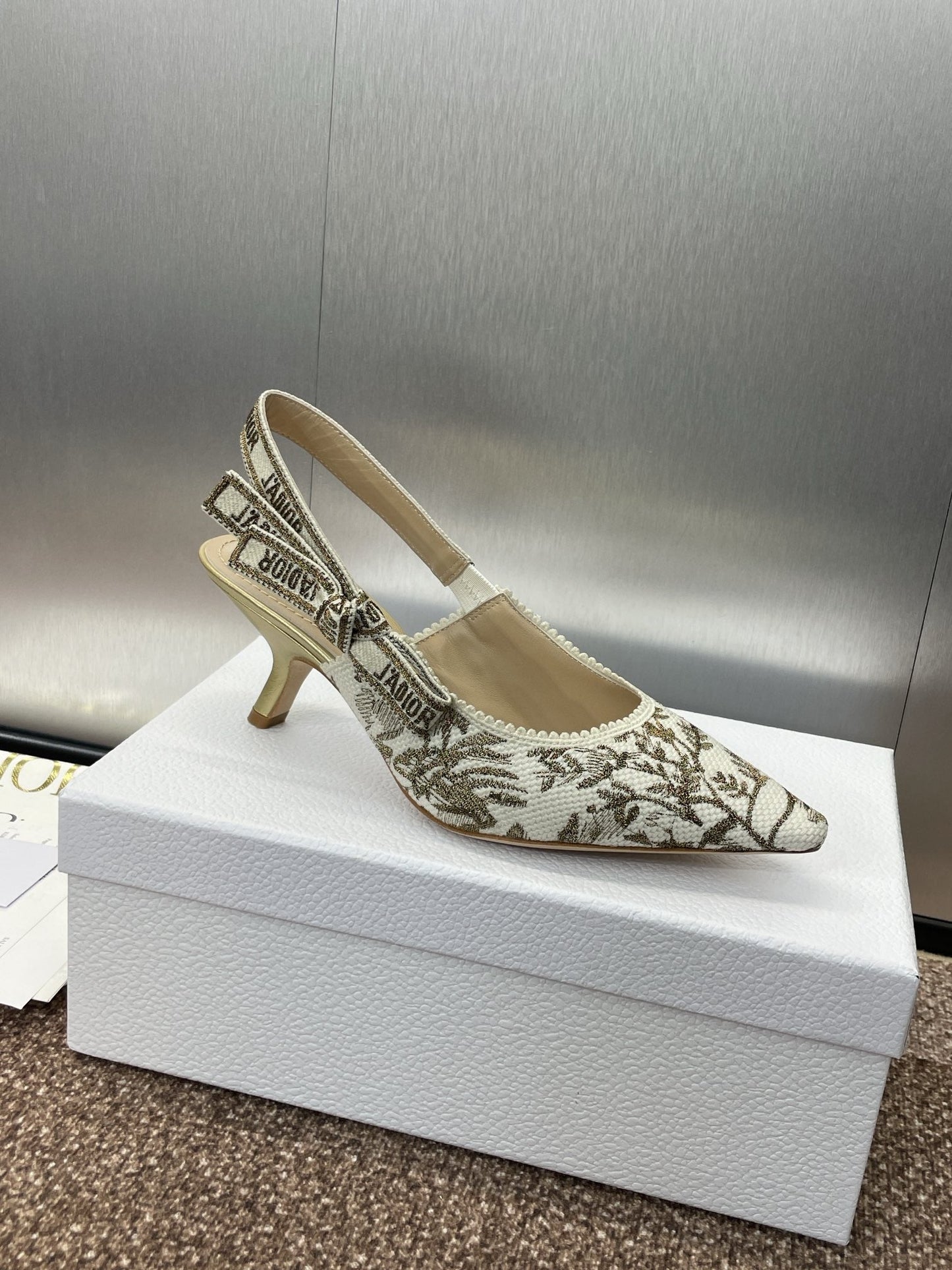 J'ADIOR HIGH SLINGBACK PUMP WHITE AND GOLD-TONE MILLEFIORI JACQUARD 65 MM mysite
