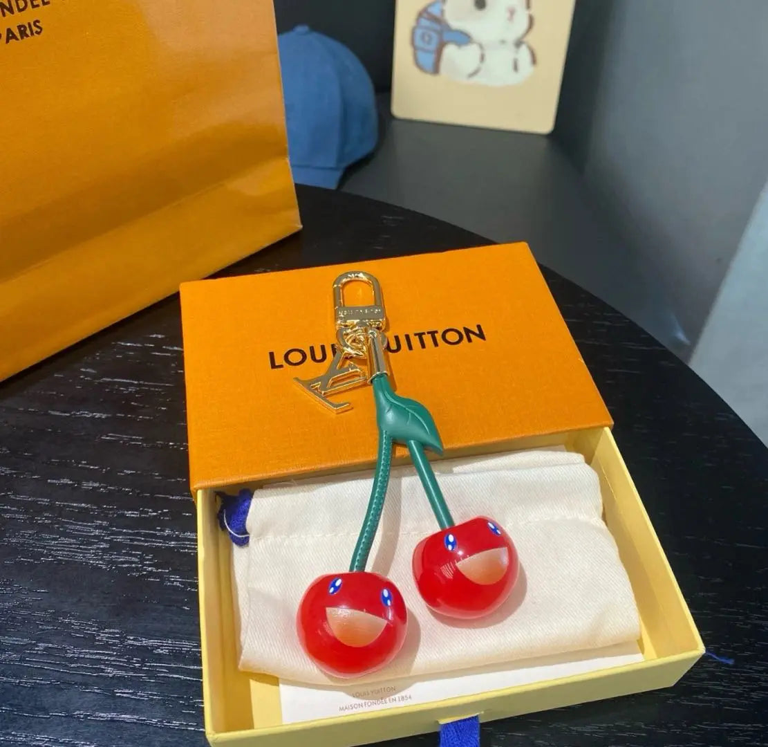 🌟 L- Cherry Keychain: Cute + Luxury, All in One 🍒✨-s2 mysite