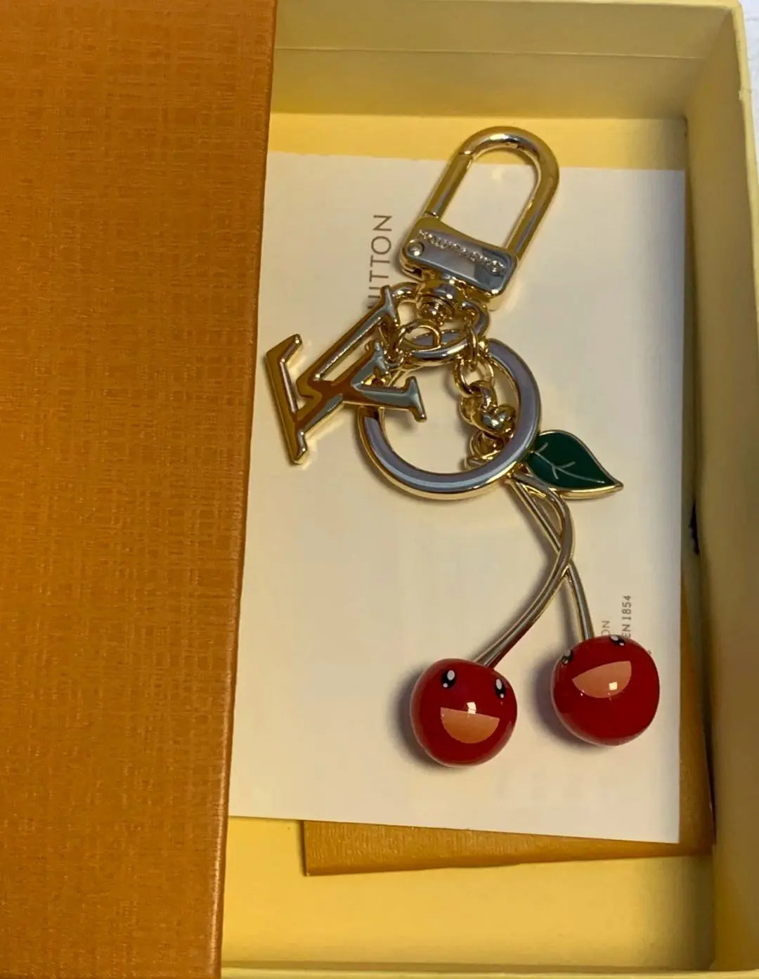 🌟 L- Cherry Keychain: Cute + Luxury, All in One 🍒✨-s2 mysite