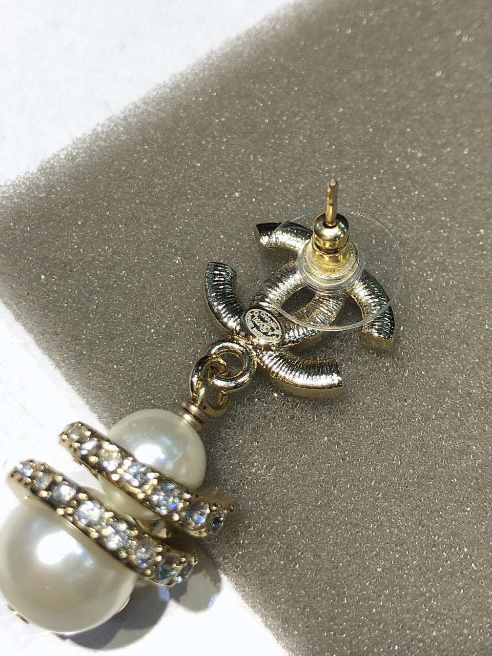 CHANEL 26S DOUBLE C LOGO PAVE CRYSTAL DROP EARRINGS WITH PEARL CHARM IN GOLD METAL 633339 mysite